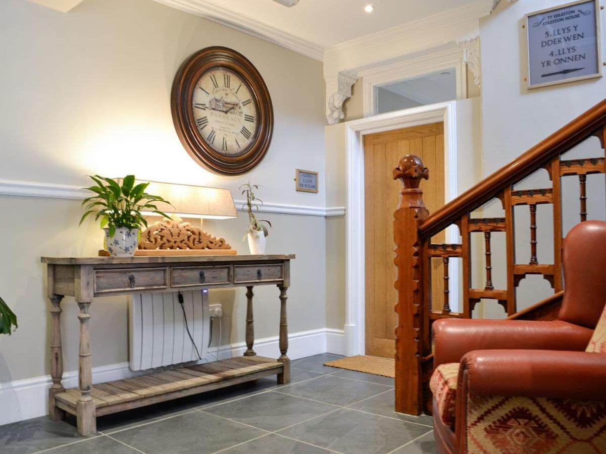 Apartment Llys Yr Wylan